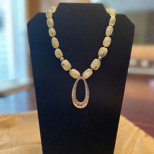 Silpada N1806 Prehnite and Sterling Silver Necklace w/Hammered Pendant